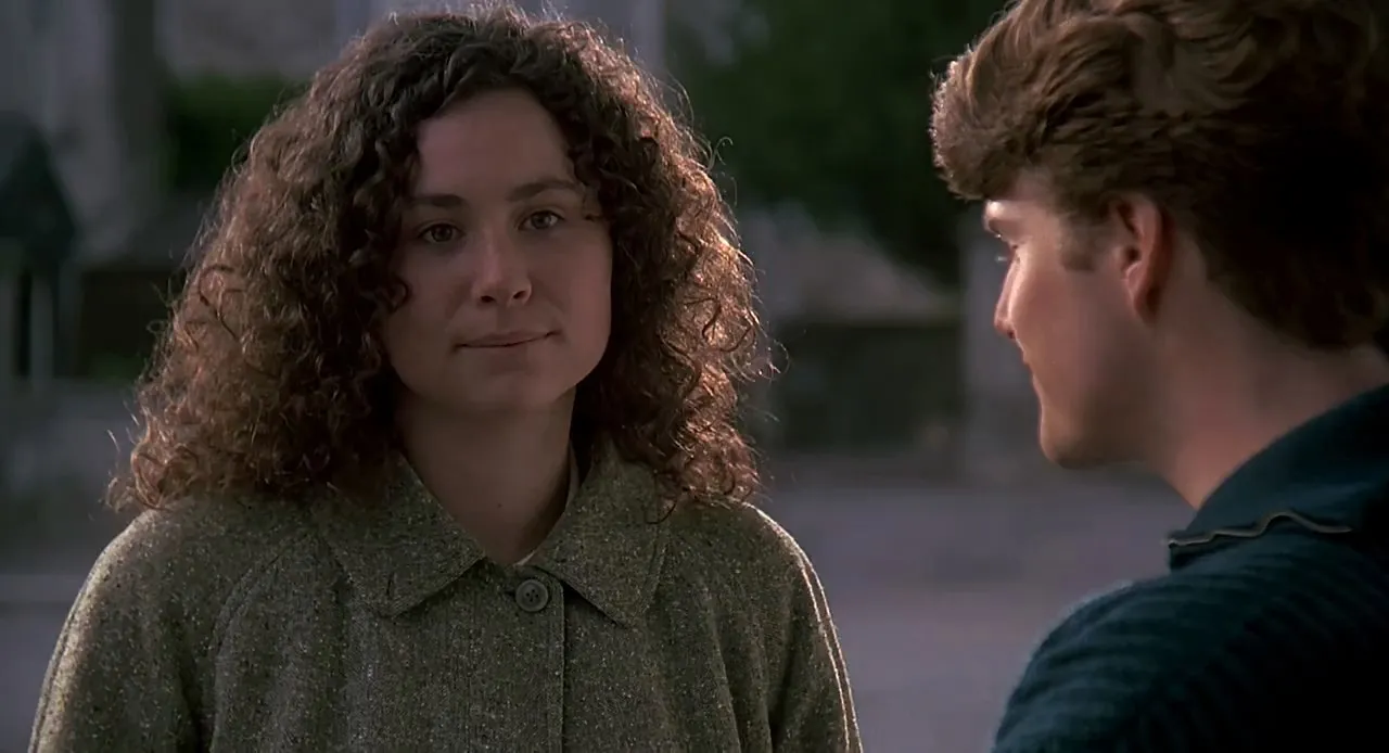 Circle of Friends (1995) Hindi Dual Audio 480p BluRay 350MB Screenshot