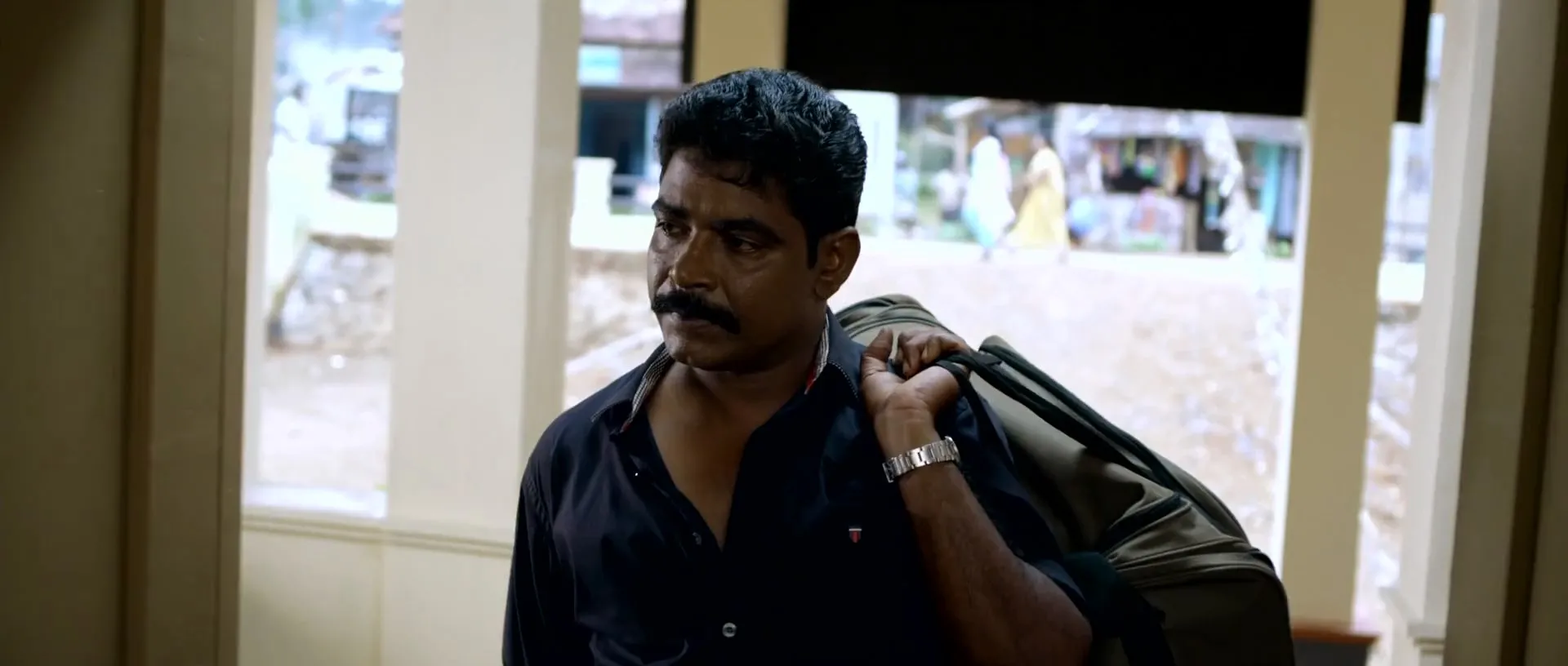 Drushyam (2014) (Hindi – Telugu) Dual Audio UnCut HDRip 720p – 480p Screenshot