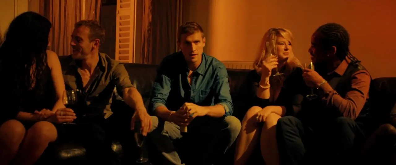 Night Fare (2015) Hindi Dual Audio 480p BluRay 300MB Screenshot